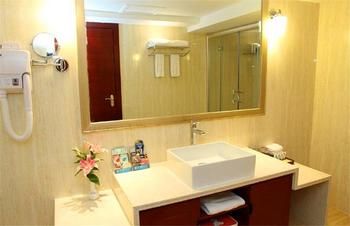 Adange Hotel 4*