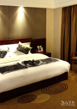 Adange Hotel 4*