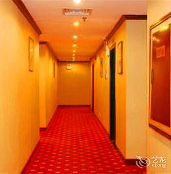 Adange Hotel 4*