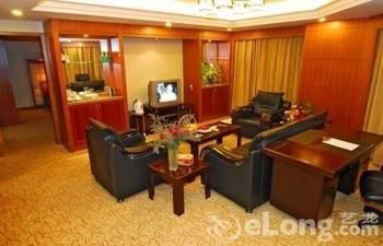 Adange Hotel 4*