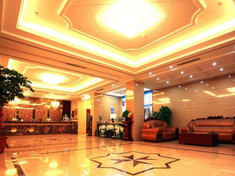 Fulante Le Hotel (Tianmen Mountain Fengwan Road) 2*