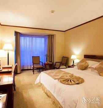Changchun Celebrity Hotel 4*