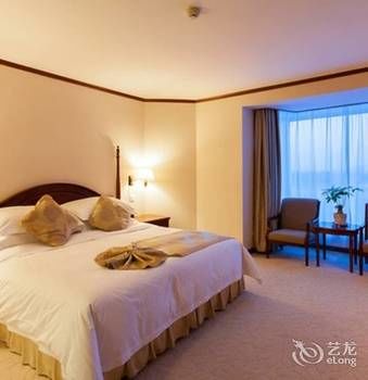 Changchun Celebrity Hotel 4*
