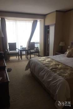 Changchun Celebrity Hotel 4*