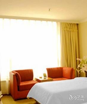 Jinke Hotel 3*