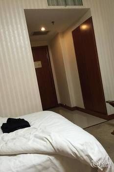 Jinke Hotel 3*