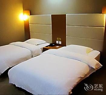 Jinke Hotel 3*
