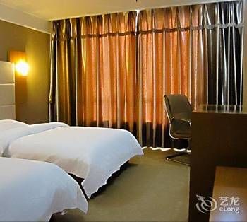 Jinke Hotel 3*