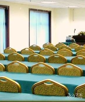 Jinke Hotel 3*