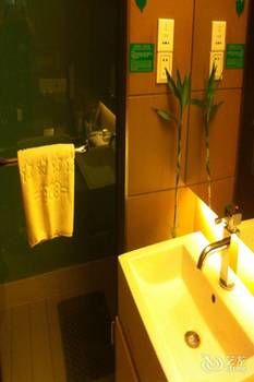 Detan Hotel 3*