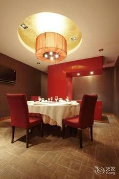 Detan Hotel 3*