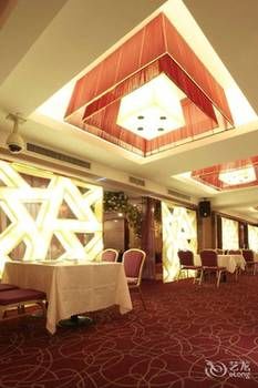 Detan Hotel 3*