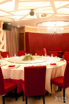 Detan Hotel 3*