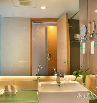 Detan Hotel 3*