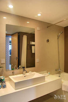 Detan Hotel 3*
