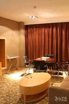 Detan Hotel 3*