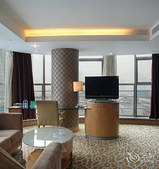 Detan Hotel 3*