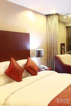 Detan Hotel 3*
