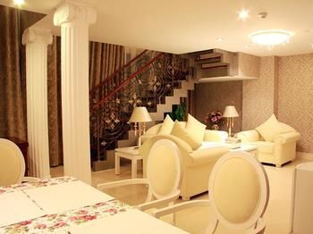 Detan Hotel 3*