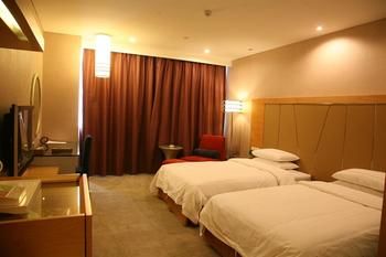 Detan Hotel 3*