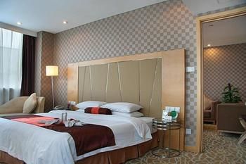 Detan Hotel 3*