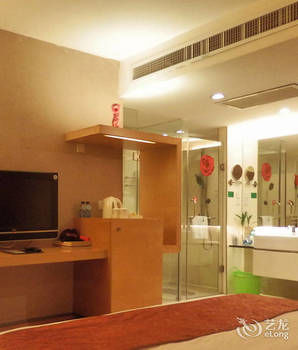 Detan Hotel 3*