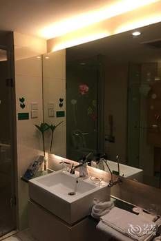 Detan Hotel 3*