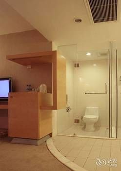 Detan Hotel 3*