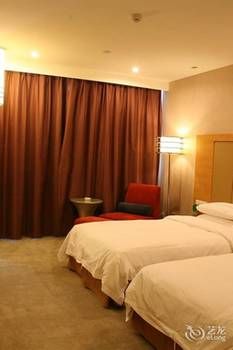 Detan Hotel 3*