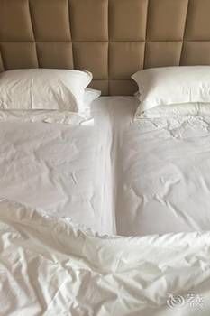Detan Hotel 3*