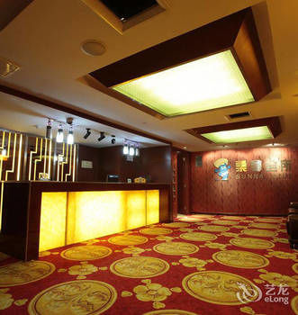 Detan Hotel 3*