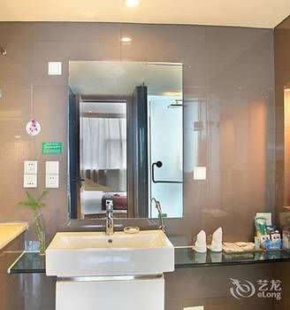 Detan Hotel 3*