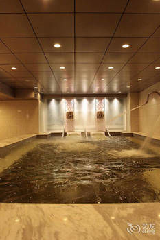 Detan Hotel 3*