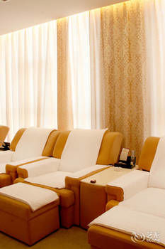 Detan Hotel 3*