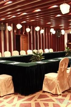 Detan Hotel 3*