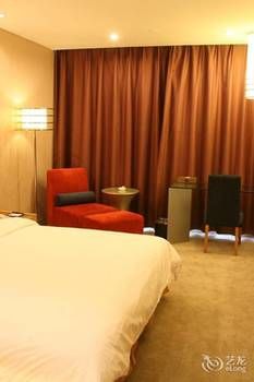 Detan Hotel 3*