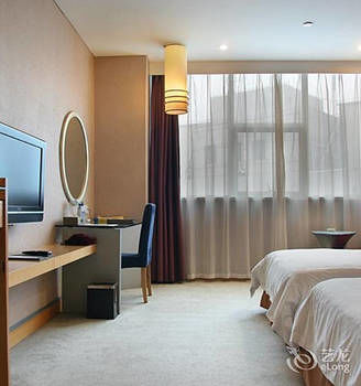 Detan Hotel 3*