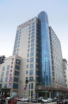 Detan Hotel 3*