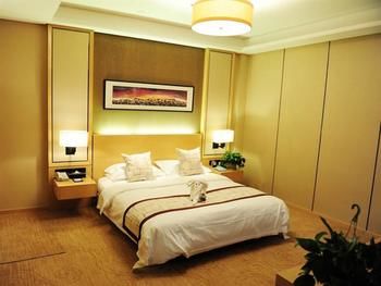 Celebrity Hotel(Zhaoyuan Jincheng Plaza Zhenhua Commercial Building Store) 2*