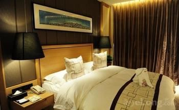 Celebrity Hotel(Zhaoyuan Jincheng Plaza Zhenhua Commercial Building Store) 2*