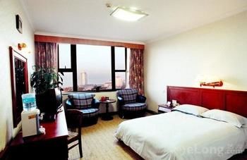 Celebrity Hotel(Zhaoyuan Jincheng Plaza Zhenhua Commercial Building Store) 2*