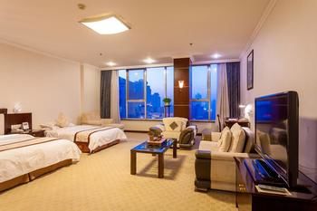 Celebrity Hotel(Zhaoyuan Jincheng Plaza Zhenhua Commercial Building Store) 2*