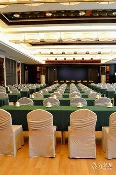 Celebrity Hotel(Zhaoyuan Jincheng Plaza Zhenhua Commercial Building Store) 2*