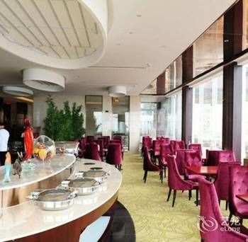 Celebrity Hotel(Zhaoyuan Jincheng Plaza Zhenhua Commercial Building Store) 2*