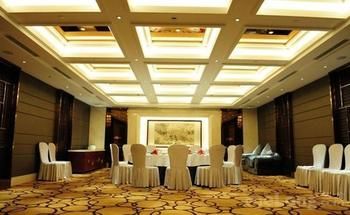 Celebrity Hotel(Zhaoyuan Jincheng Plaza Zhenhua Commercial Building Store) 2*