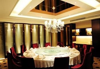 Celebrity Hotel(Zhaoyuan Jincheng Plaza Zhenhua Commercial Building Store) 2*