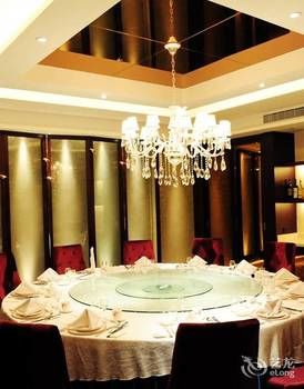 Celebrity Hotel(Zhaoyuan Jincheng Plaza Zhenhua Commercial Building Store) 2*