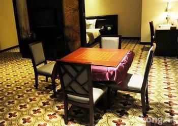 Beihai Manhattan Hotel (High Speed Railway Station Golden Beach) 3*