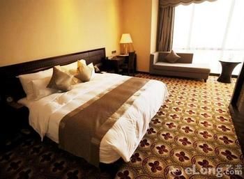 Beihai Manhattan Hotel (High Speed Railway Station Golden Beach) 3*