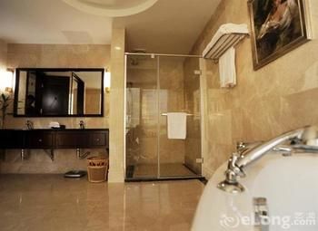 Beihai Manhattan Hotel (High Speed Railway Station Golden Beach) 3*